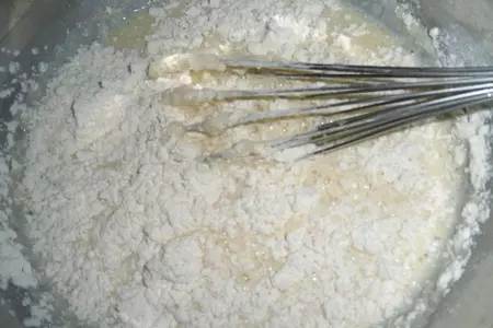 Кокосовые блинчики с манговым муссом и малиново-кунжутным соусом "des tropiques": шаг 5