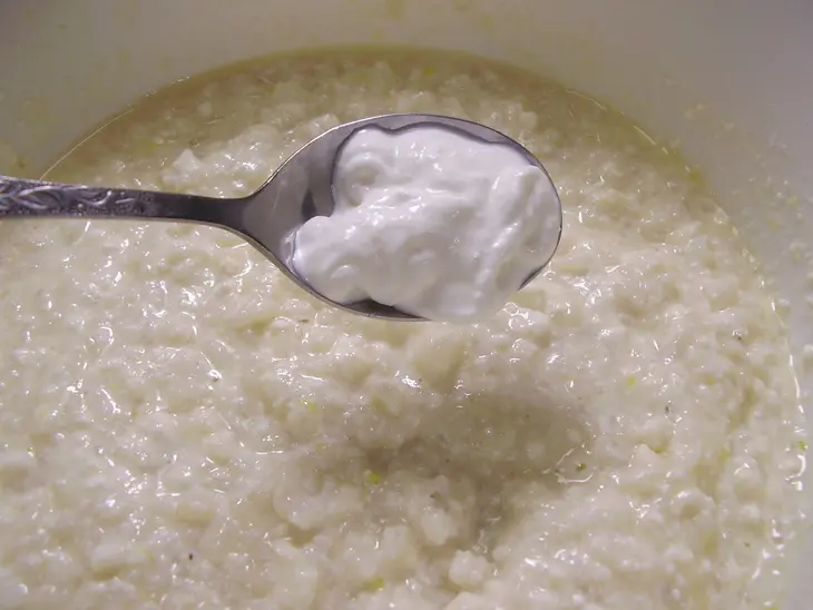Творожная запеканка с рисом и изюмом: шаг 6