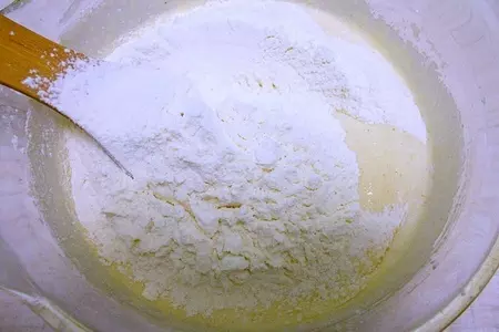 Манник со сметанным лимонно-лавандовым кремом: шаг 4