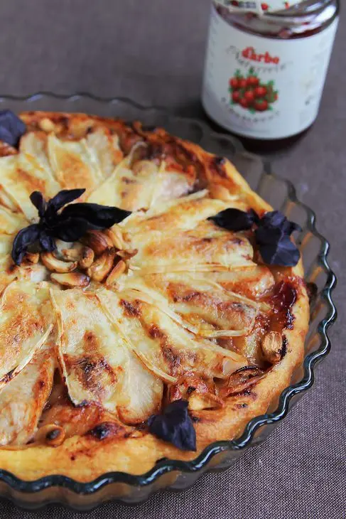 Пирог с индейкой, сыром бри и клюквенным соусом: шаг 10