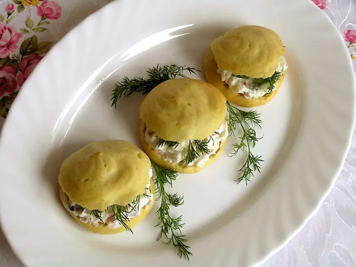 Картофельные эклеры с творожным сыром, рисом, овощами и зеленью: шаг 21