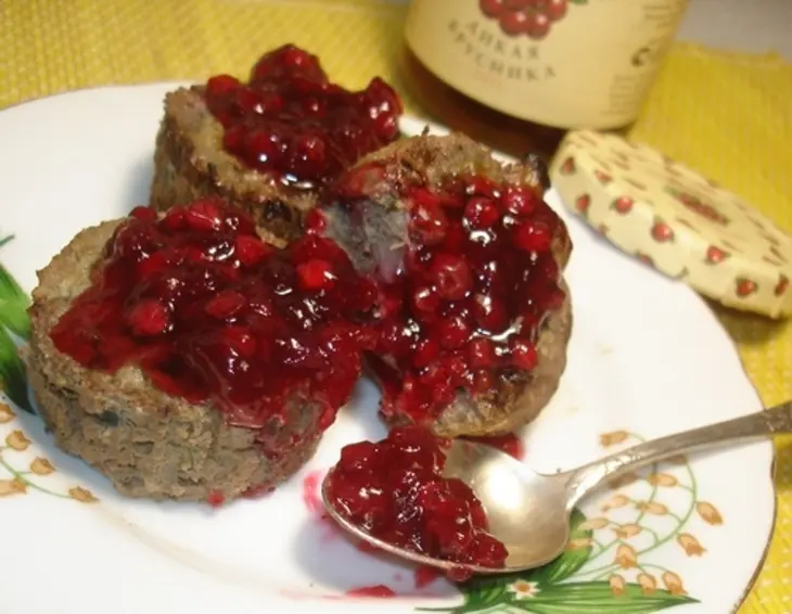 Сальники из куриной печени с брусничным соусом: шаг 6