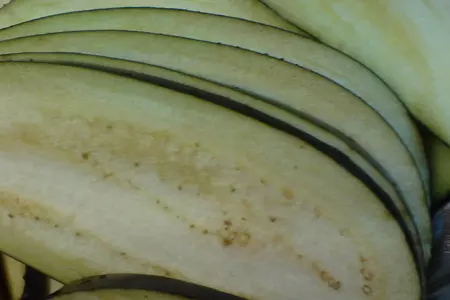 Рулетики закусочные из баклажанов и печёного перца: шаг 2