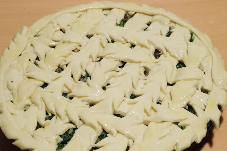 Пирог со шпинатом, рисом, грибами: шаг 10