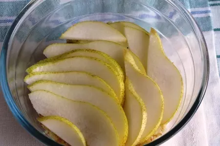 Рисовый завтрак с грушей  под кокосовым суфле: шаг 4