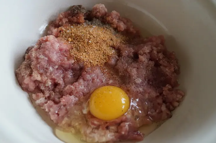 Запеканка с мясным фаршем и брокколи: шаг 1