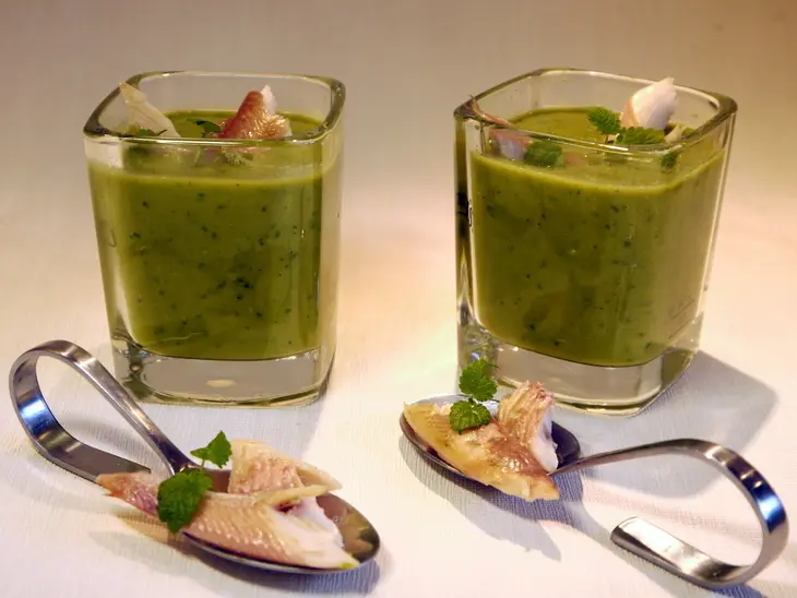 Гороховый суп -пюре с рыбой горячего копчения (постимся вкусно): шаг 5
