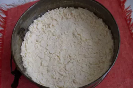 Яблочный пирог с медовой заливкой: шаг 2