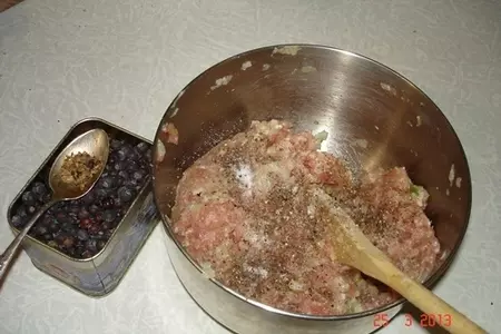 Беляши с брусничным соусом.: шаг 3