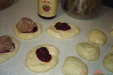 Беляши с брусничным соусом.: шаг 4