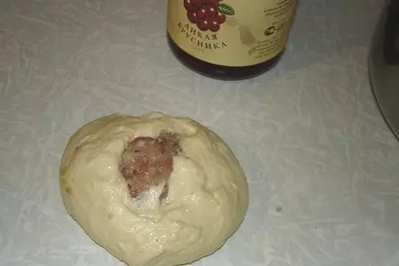 Беляши с брусничным соусом.: шаг 5