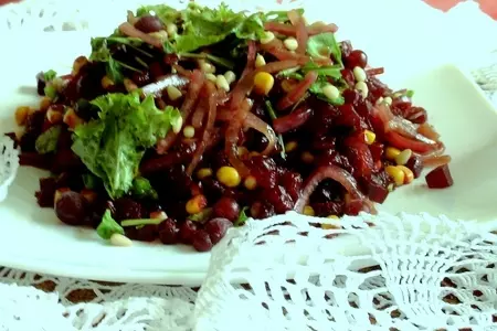 Салат из свеклы с маринованным луком: шаг 6