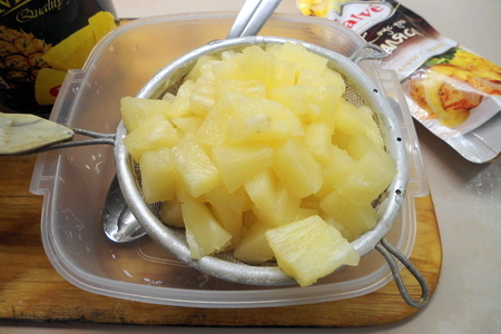 Салат с ананасом и курицей.: шаг 3