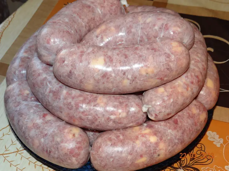 Колбаса домашняя жаренная с сыром: шаг 2