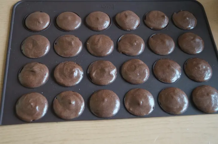 Шоколадные макаруны (macarons): шаг 8