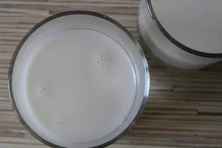 Кокосовая "панна котта" с брусничным соусом: шаг 2