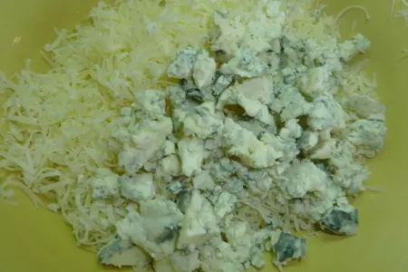 Супер-быстрый сырный пирог с куриной грудкой "любителям бутеров посвящается": шаг 2