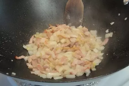 Креветки с беконом и шпинатом: шаг 4