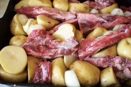 Картошка с ребрышками в имбирно-медовой глазури с соусом "цацики" : шаг 1