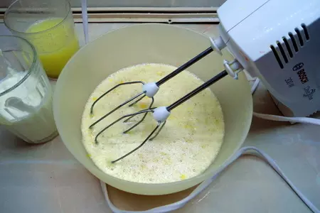 Нежный лимонный пирог. лимонные ломтики.: шаг 5