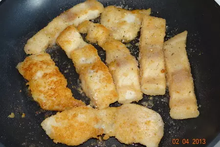 Заливной рыбный пирог с картофелем и овощами: шаг 1