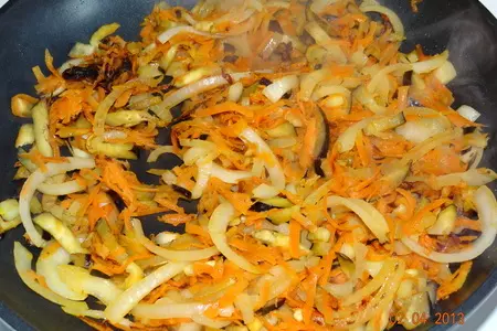 Заливной рыбный пирог с картофелем и овощами: шаг 2