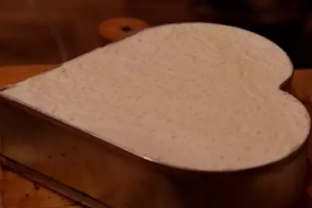 Сливочно-рисовый торт с мандаринами и клубничным соусом: шаг 12