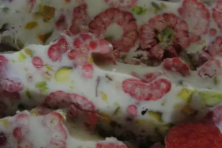 Мороженное с малиной и фисташками: шаг 4