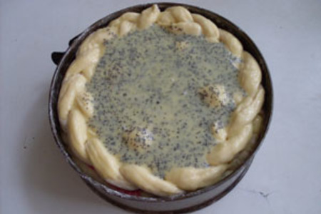 Вишневый пирог с маковым кремом: шаг 6