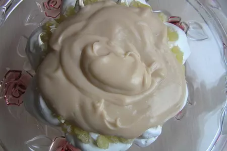 Торт-безе с ананасами и кокосовым заварным кремом: шаг 13