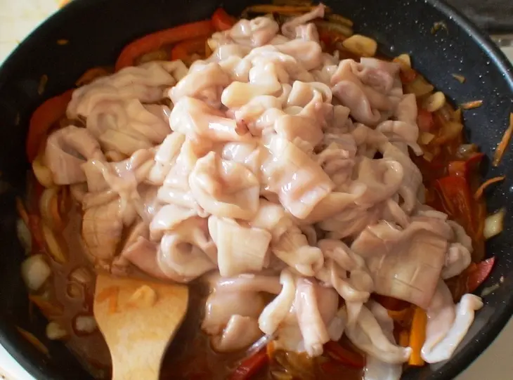 Кальмары с овощами по- корейски: шаг 3