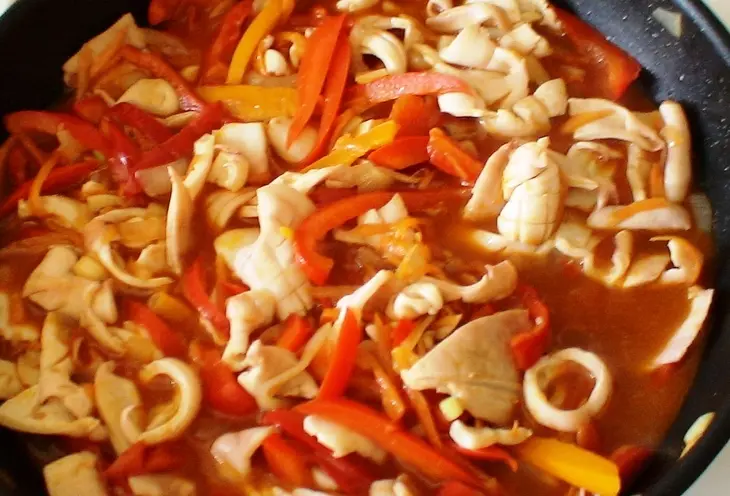 Кальмары с овощами по- корейски: шаг 7