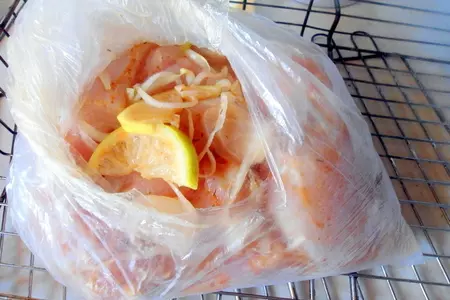 Сочный шашлык из куриной грудки: шаг 1