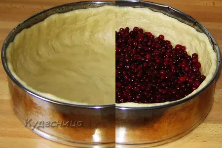Шаньга с  брусникой: шаг 4