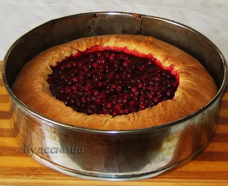 Шаньга с  брусникой: шаг 6
