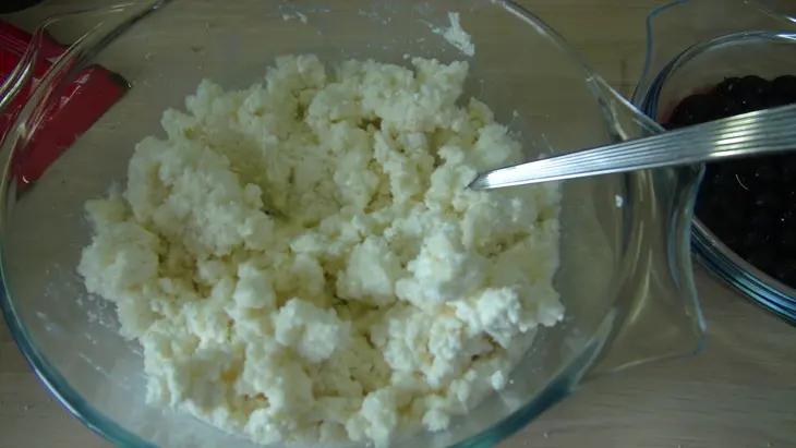 Творожный домик с чёрной смородиной kitchen aid: шаг 3