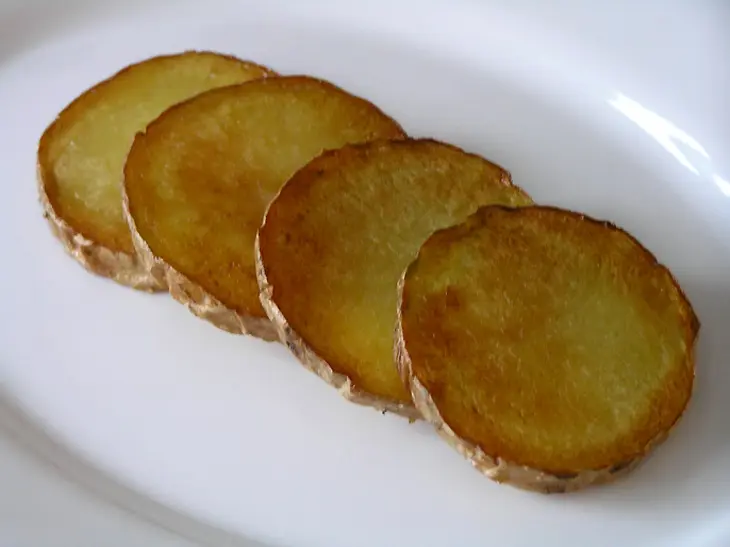 Жареный картофель с овощным рагу и чесноком: шаг 10