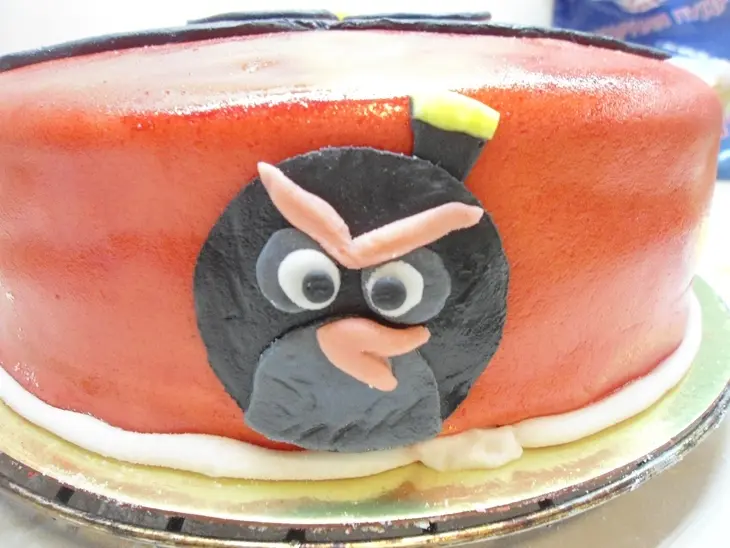 Торт злые птички. по мотивам игры angry birds.: шаг 10
