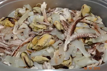 Картофельные драники с морепродуктами: шаг 1