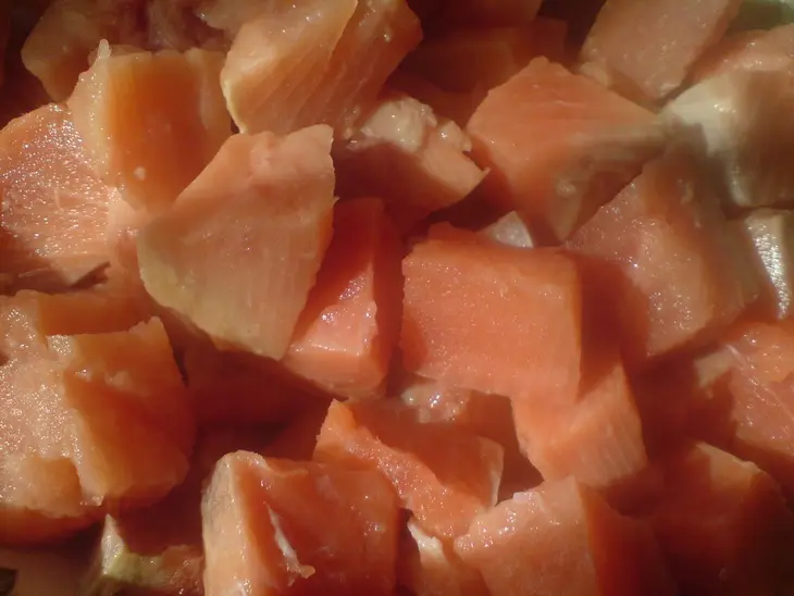 Новгородская рыбная кулебяка с лососем, рисом и яйцом: шаг 1