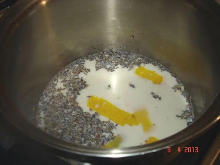 Лавандовое мороженое  с черникой и лимоном.: шаг 3