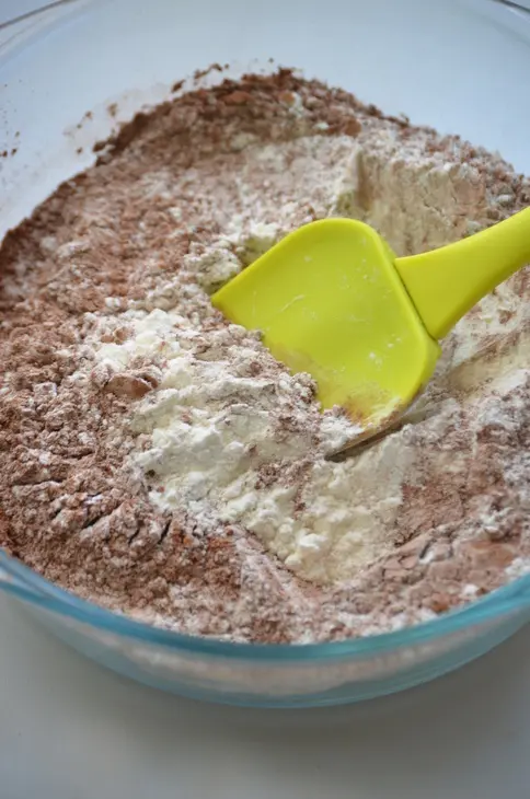 Шоколадный пирог kladdkaka: шаг 3