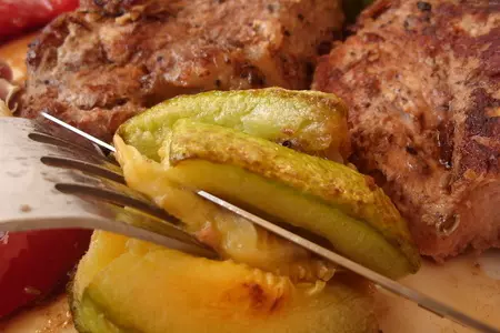 Маринованная свинина под винным соусом: шаг 13