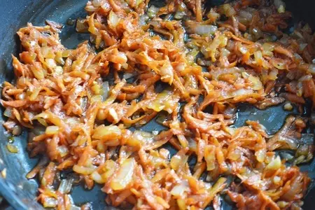 Рулетики из кабачков с овощами: шаг 2