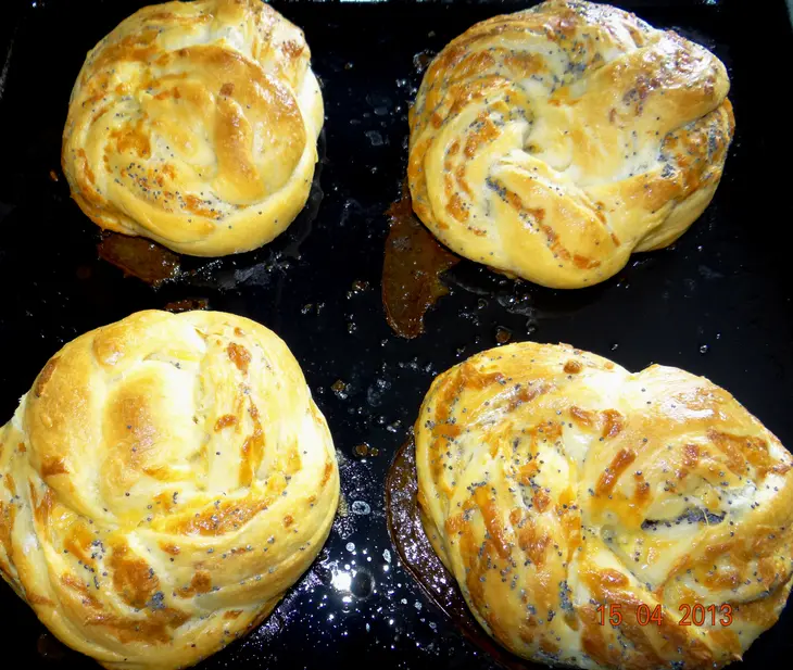 Сырные слоёные булочки с маком: шаг 7