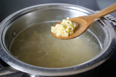 Томатный суп с вермишелью: шаг 2