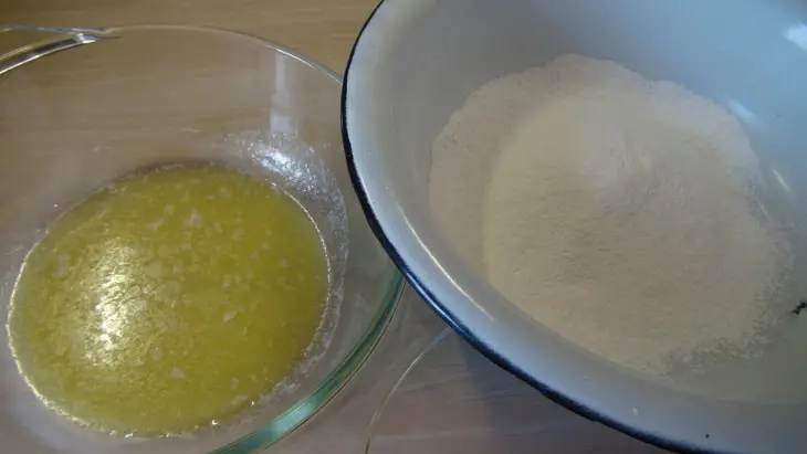 Французские пирожные мадленки или моя ода миксеру kitchen aid: шаг 1