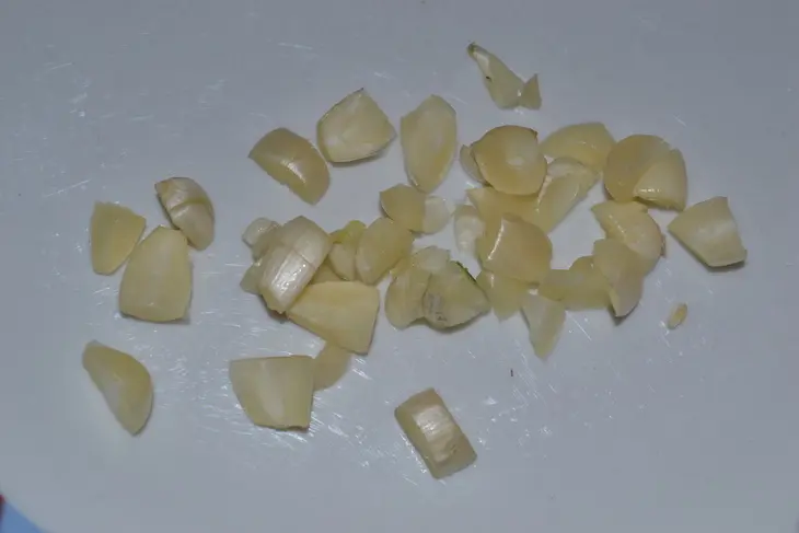 Свинина в дижонском соусе с огурцом и луком-пореем.: шаг 3