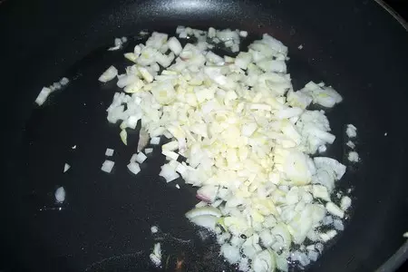 Теплый салат со спаржей и грибами: шаг 2