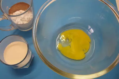 Пирожное "сердечки" с клубничным муссом.: шаг 1